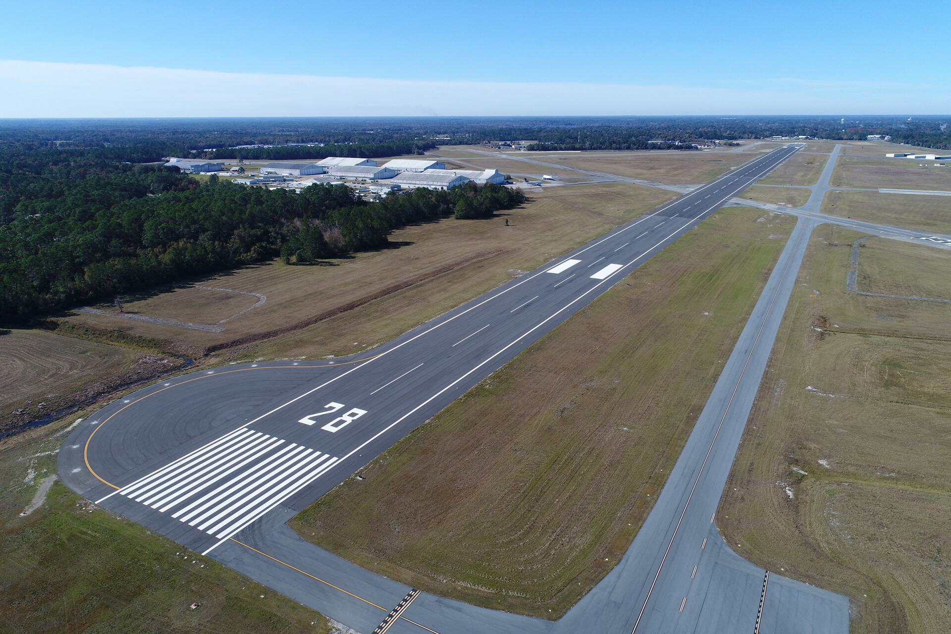 Lake City Gateway Airport Runway 10-28 in Florida